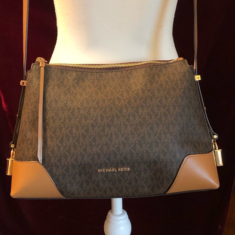 👜EUC Michael Michael Kors Crosby MD Messenger